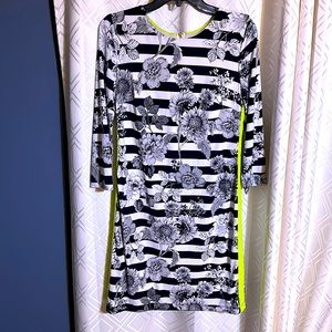 Beautiful fitted dress for any occasion!